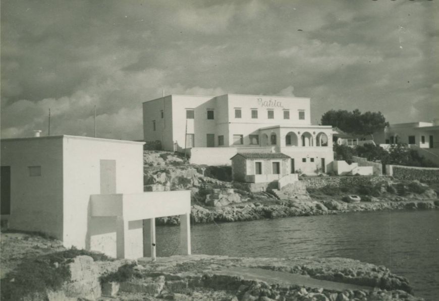 Hotel Bahía en Cala Santandría años 50