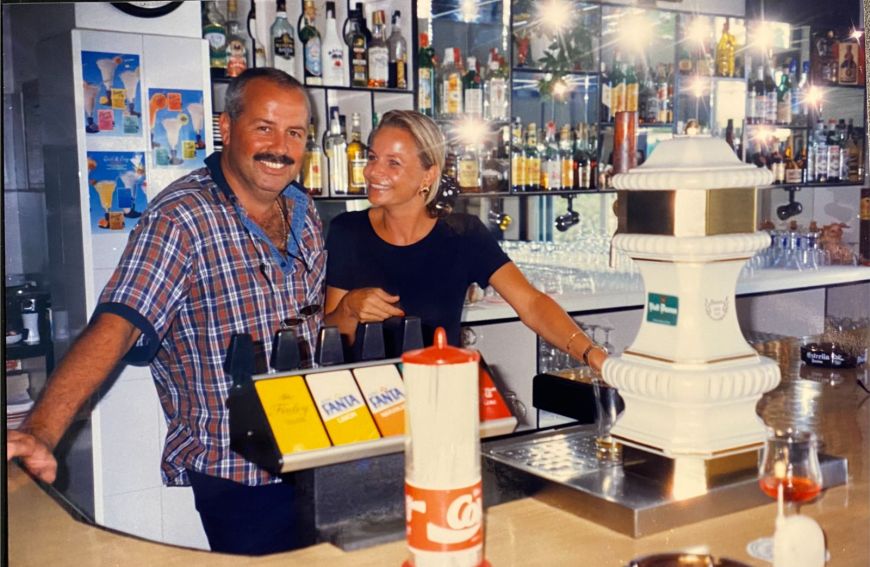 Familia del Hotel Bahía en Cala Santandría